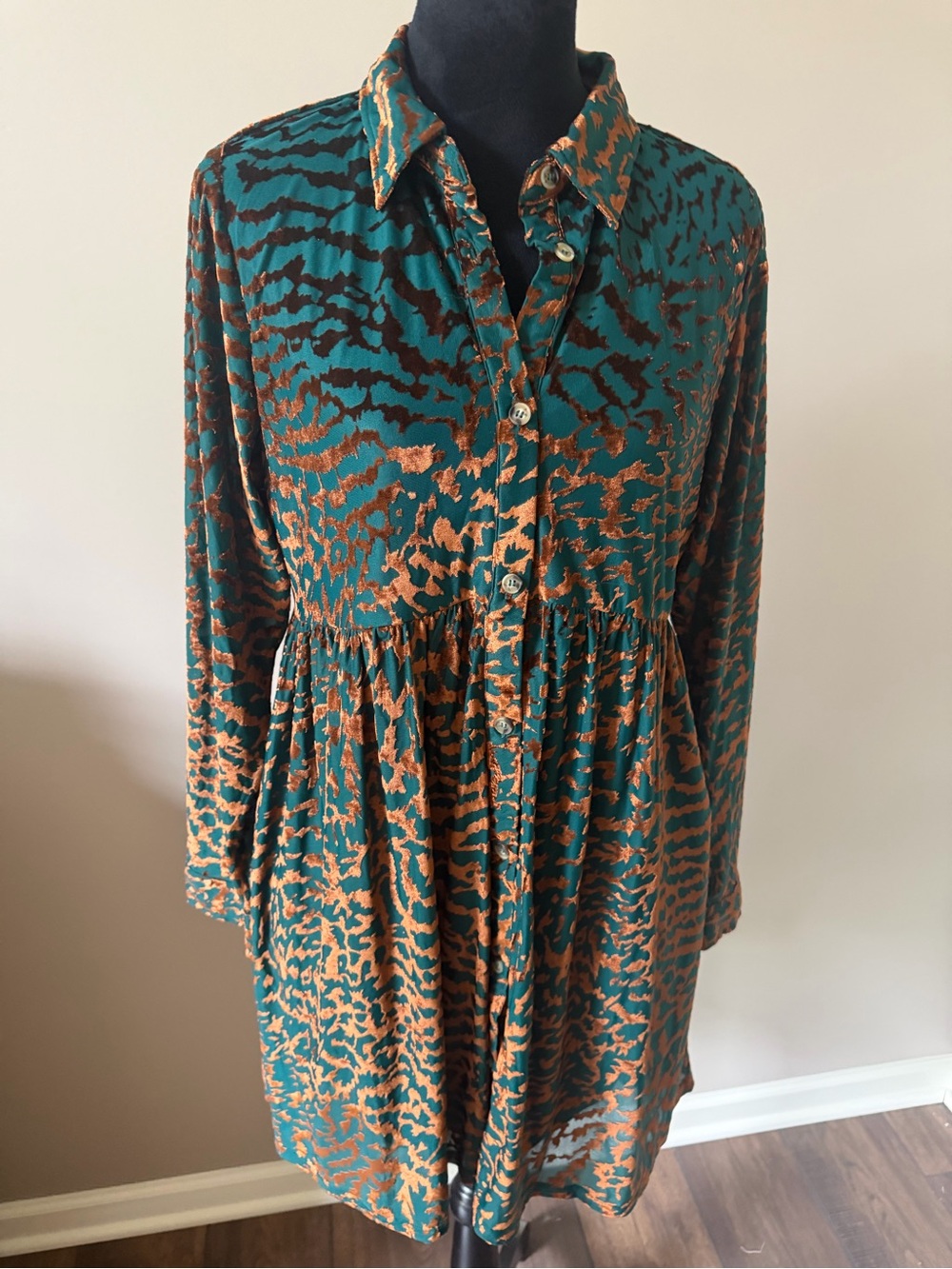 JODIFL NEW Teal and Copper Animal Print Button-Front Dress MED